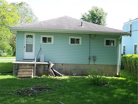 4th image of 712 Park St