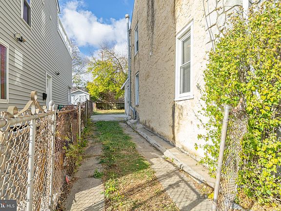 4th image of 77 E Phil Ellena St