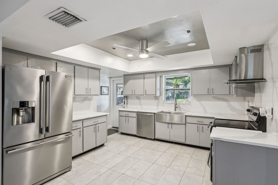 SW 43rd Ave-S2108-019.jpg