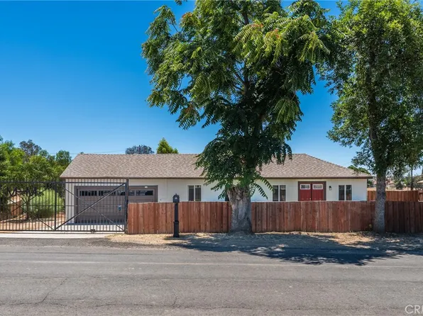 765 W County Line Rd, Calimesa, CA 92320