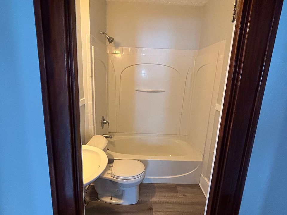 1st image of 4625 Gifford Ave #B
