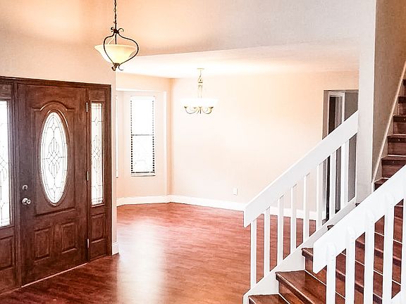 2nd image of 3312 Hillmont Cir