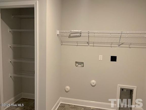 4th image of 823 Hidden Bridge Drive