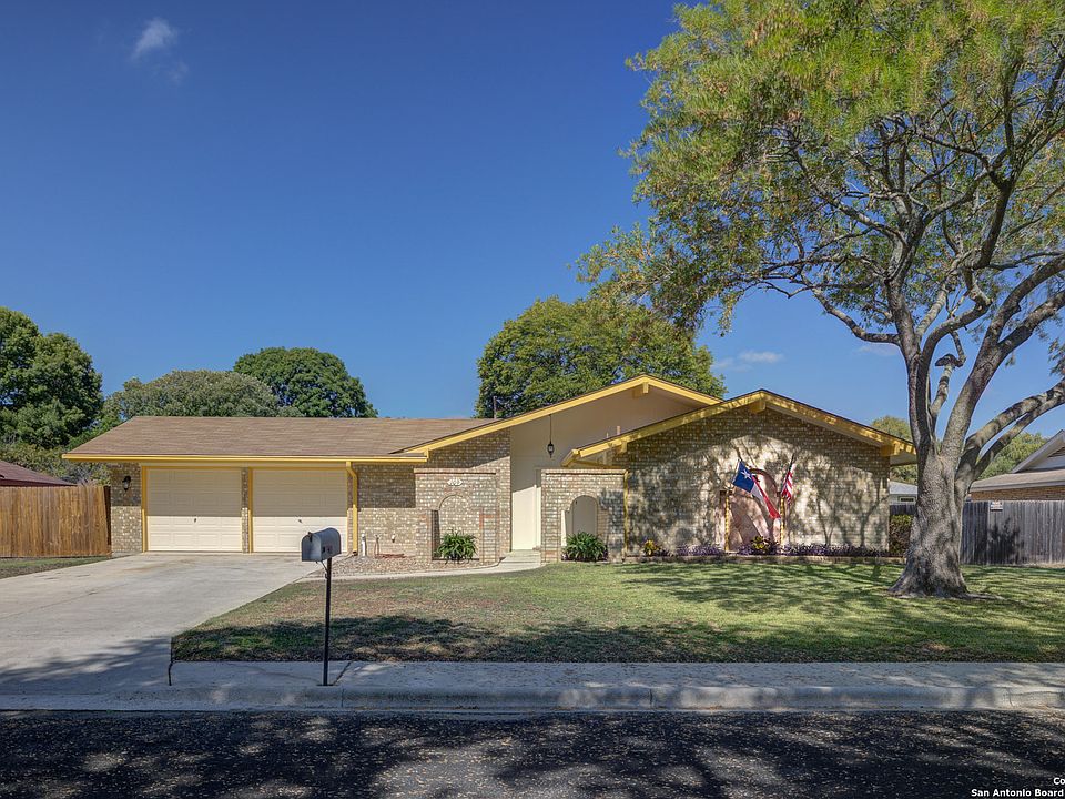 1st image of 109 DEARBORN DR