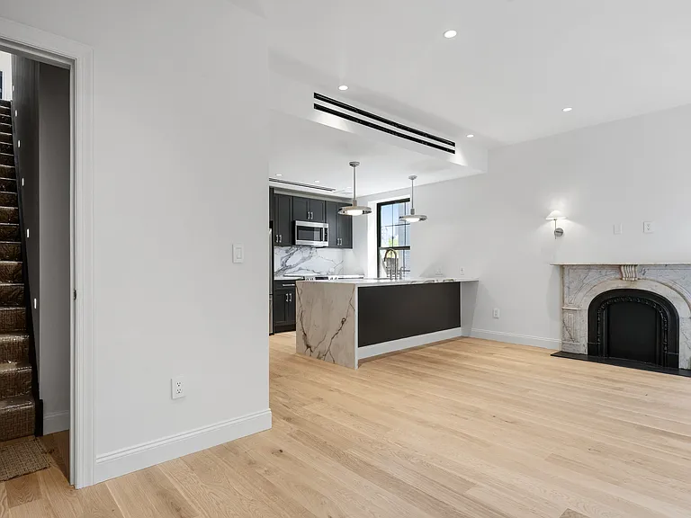 55 Christopher St #3 — Photo 8