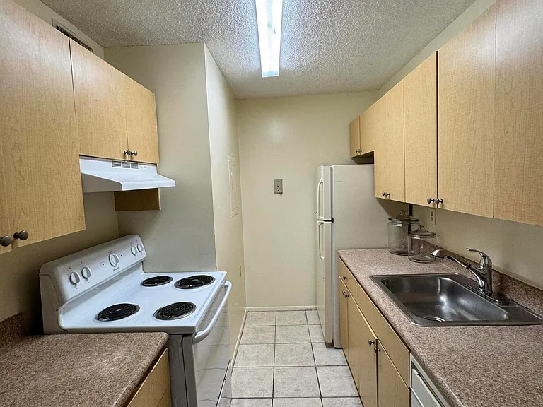 1167 N Benoist Farms Rd — Photo 4