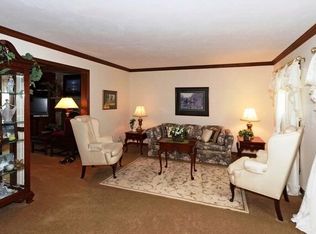 1606 Cavalier Ct, Wheaton, IL 60189