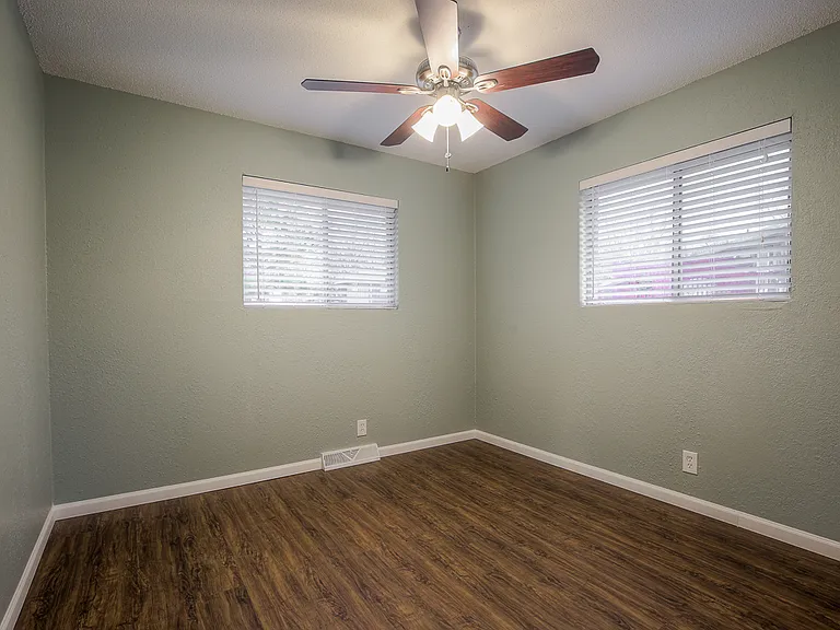 510 NE Corder St #B — Photo 13