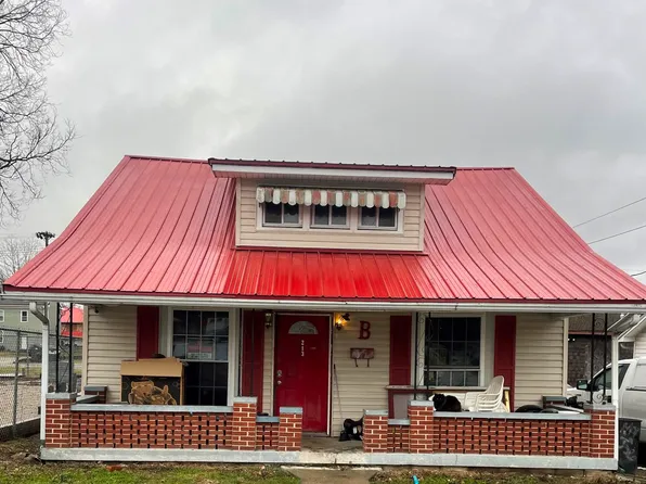 213 Montjoy St, Falmouth, KY 41040