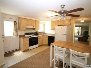 1075 Seamans Neck Rd, Wantagh, NY 11793