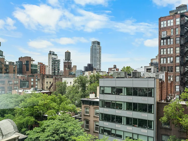 111 E 30th St #8B — Photo 3