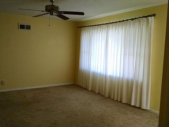 3rd image of 2 Sunflower Ave