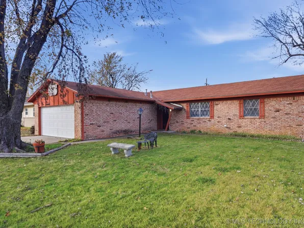9303 E 56th St, Tulsa, OK 74145