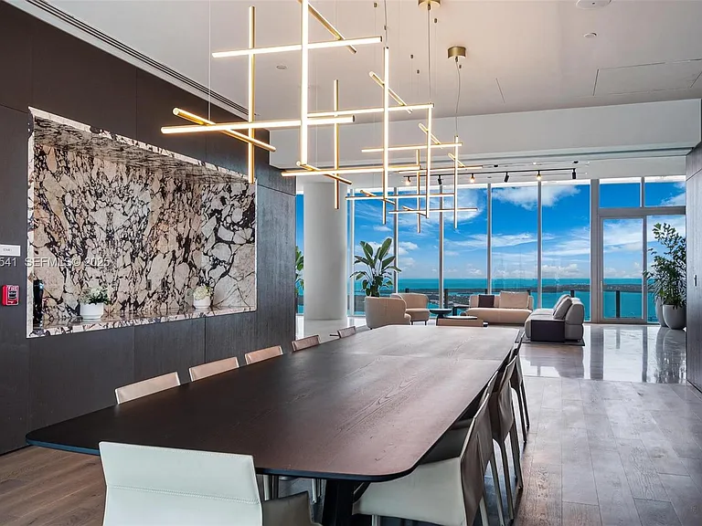 300 S Biscayne Blvd #1404W — Photo 34