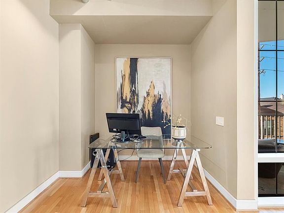 5th image of 1616 Fountain View Dr APT 308