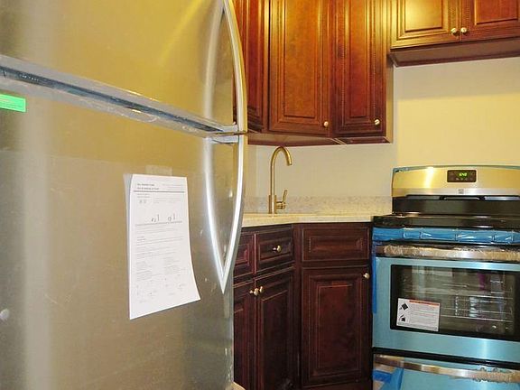 4th image of 421 Greene Ave APT 2