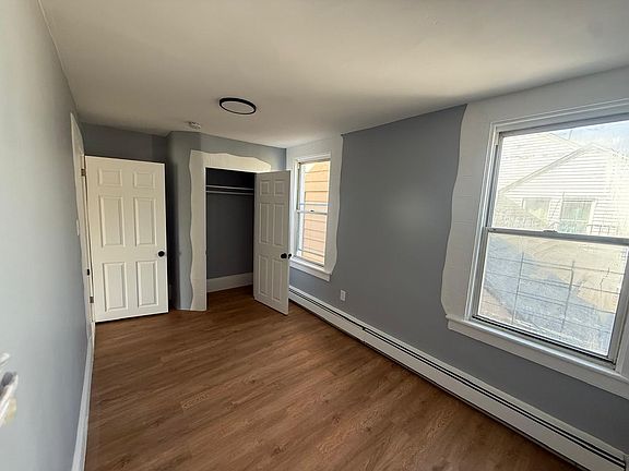 5th image of 15 N York St Floor 3