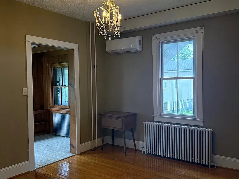 590 Aiken Ave #MAIN — Photo 5