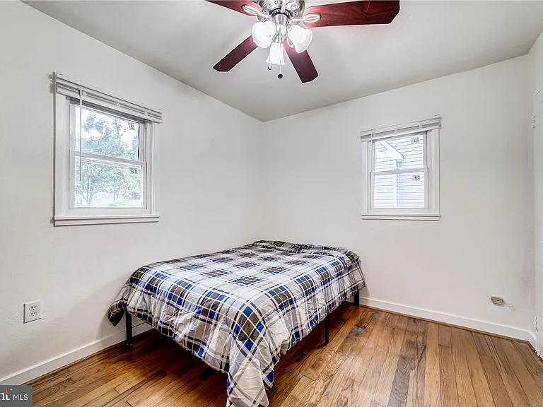 2425 Fort Dr — Photo 10