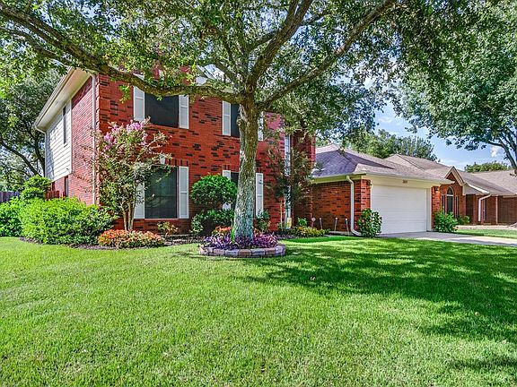 2nd image of 3809 Pin Oak Dr N