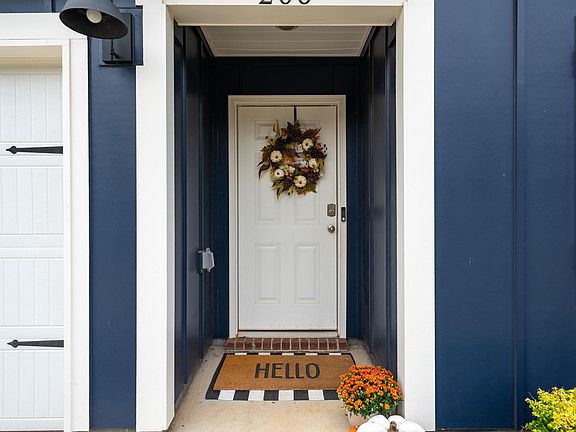 4th image of 206 Archers Brook Ln