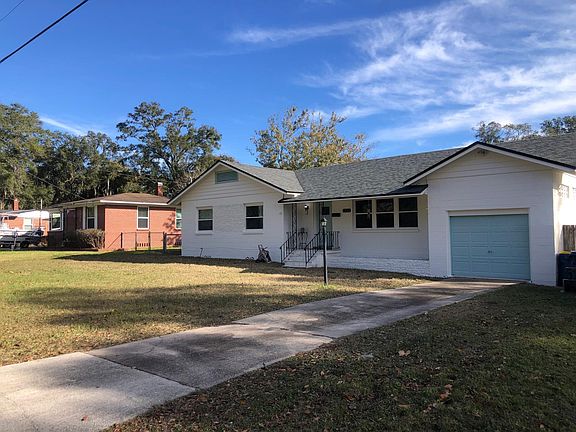 3rd image of 1325 Magnolia Cir E