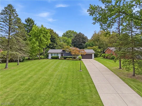 7474 Woodcrest Ave NE, Canton, OH 44721