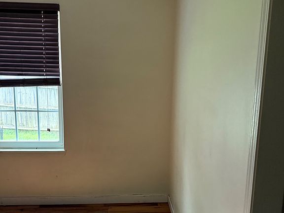 5th image of 154 Brook Ct