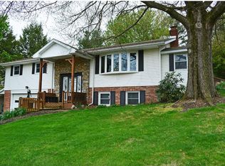 129 Broad St, Akron, PA 17501