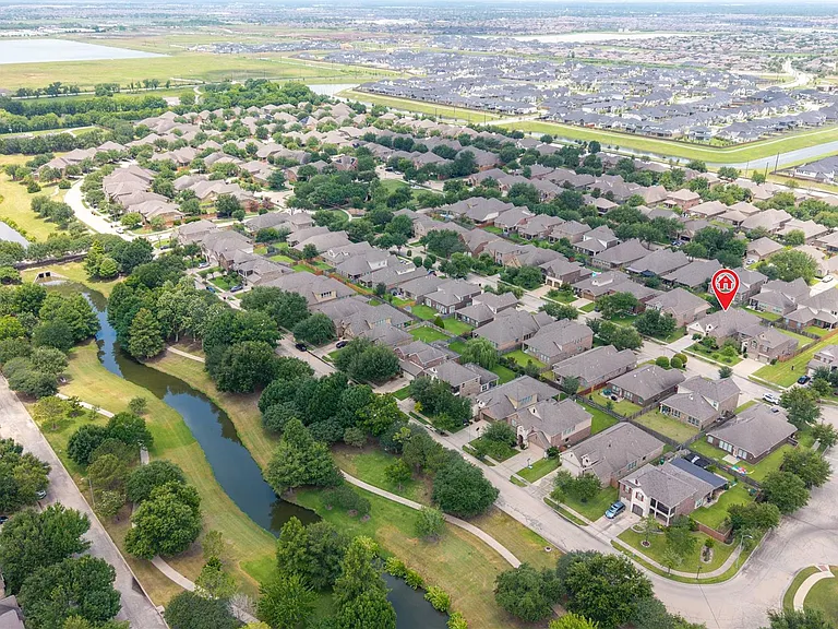 17314 Aldenwilds Ln — Photo 40