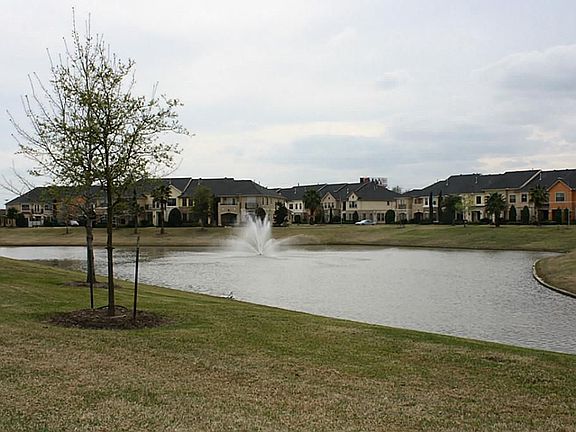 3rd image of 2042 Palm Forest Ln
