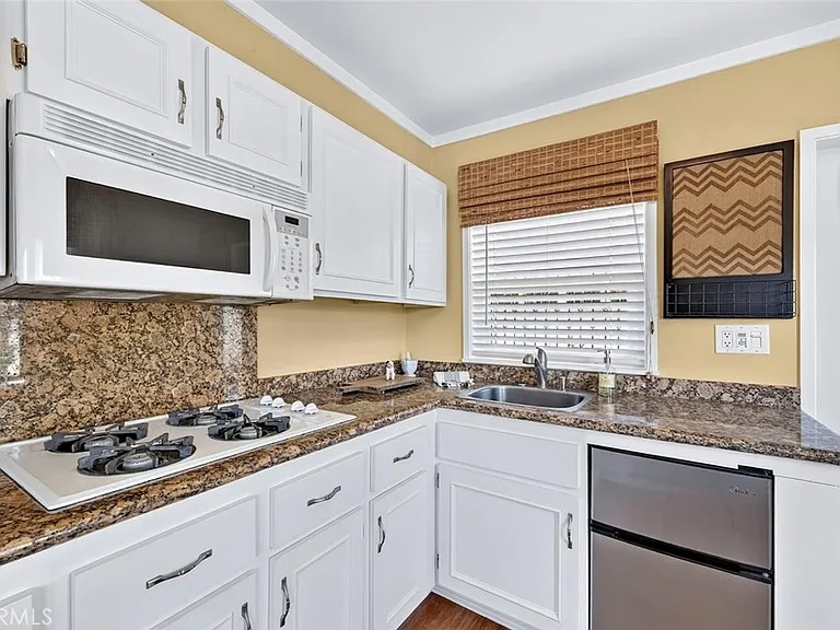 318 Holly St — Photo 13