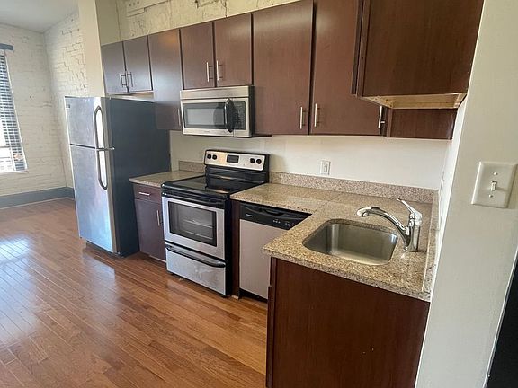 4th image of 230 N Sycamore St APT 19