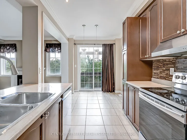 2131 Fiddlers Way — Photo 7