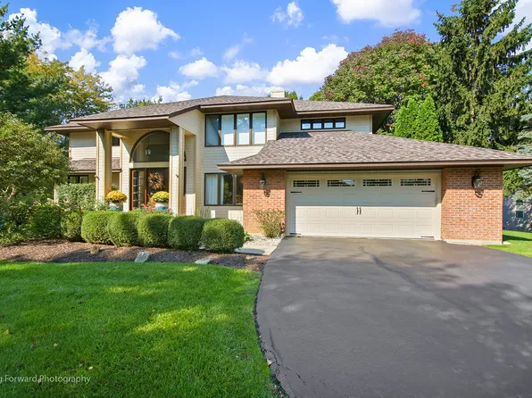 5349 Woodview Ct, Long Grove, IL 60047