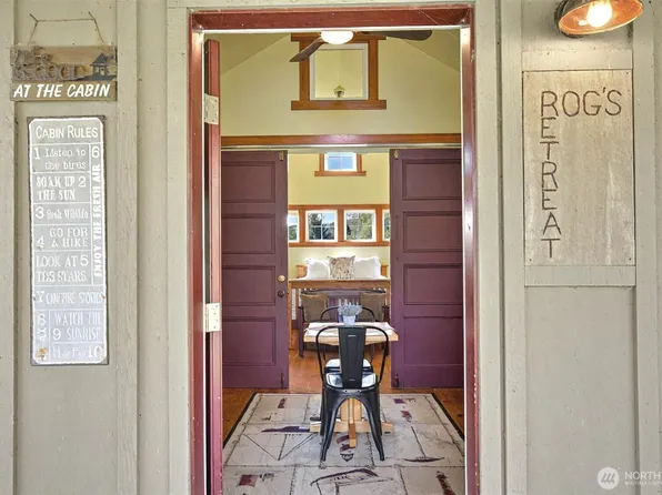 16 School House Road, Cathlamet, WA 98612