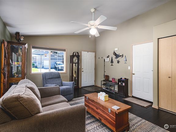 4th image of 1220 N 12th Place