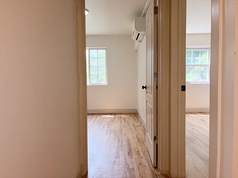 322 Hart St #2 — Photo 2