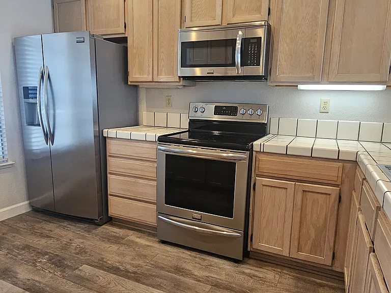 341 Stinson St #6 — Photo 9