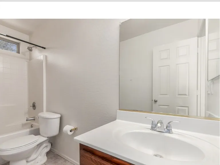 608 W Rattlesnake Pl — Photo 6