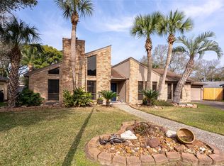 523 Lorie Ln, Seabrook, TX 77586