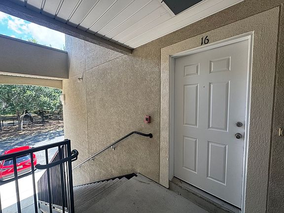 3rd image of 5051 Playpen Dr Unit 16