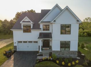 1 Pettits Bridge Rd, Jamison, PA 18929