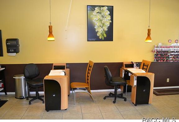 5th image of 4540 S Suncoast Blvd