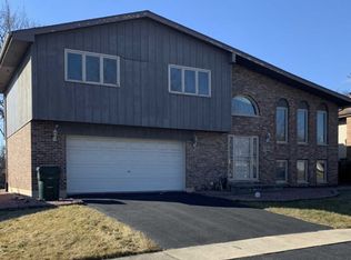 3109 Oakwood Dr, Hazel Crest, IL 60429