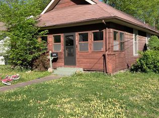 1907 Adams St, Paducah, KY 42003