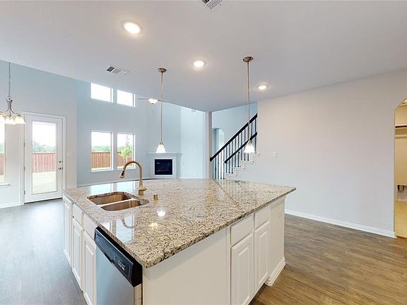 4th image of 2216 Chapel Cross Ln