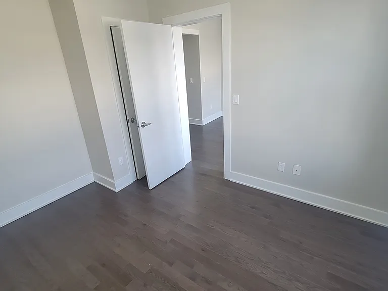 218 Duncan Ave #304 — Photo 4