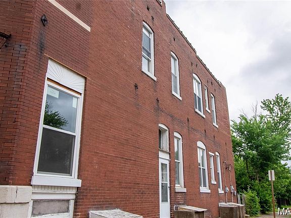 2nd image of 1956 Withnell Ave