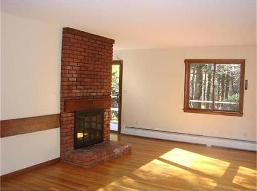 4th image of 240 King St